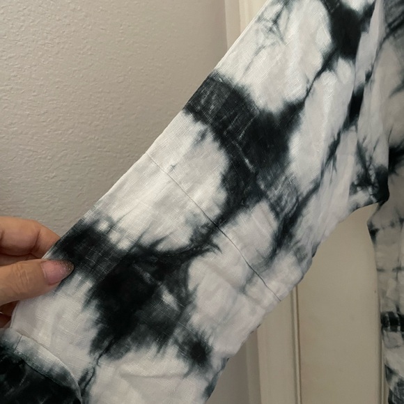Krista Larson Tie Dye Linen Top - Black and White One Size - Picture 4 of 6